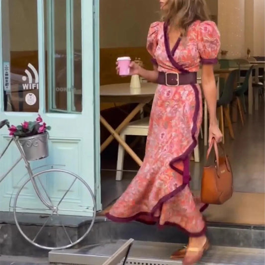 Elegant long dress with puffy sleeves