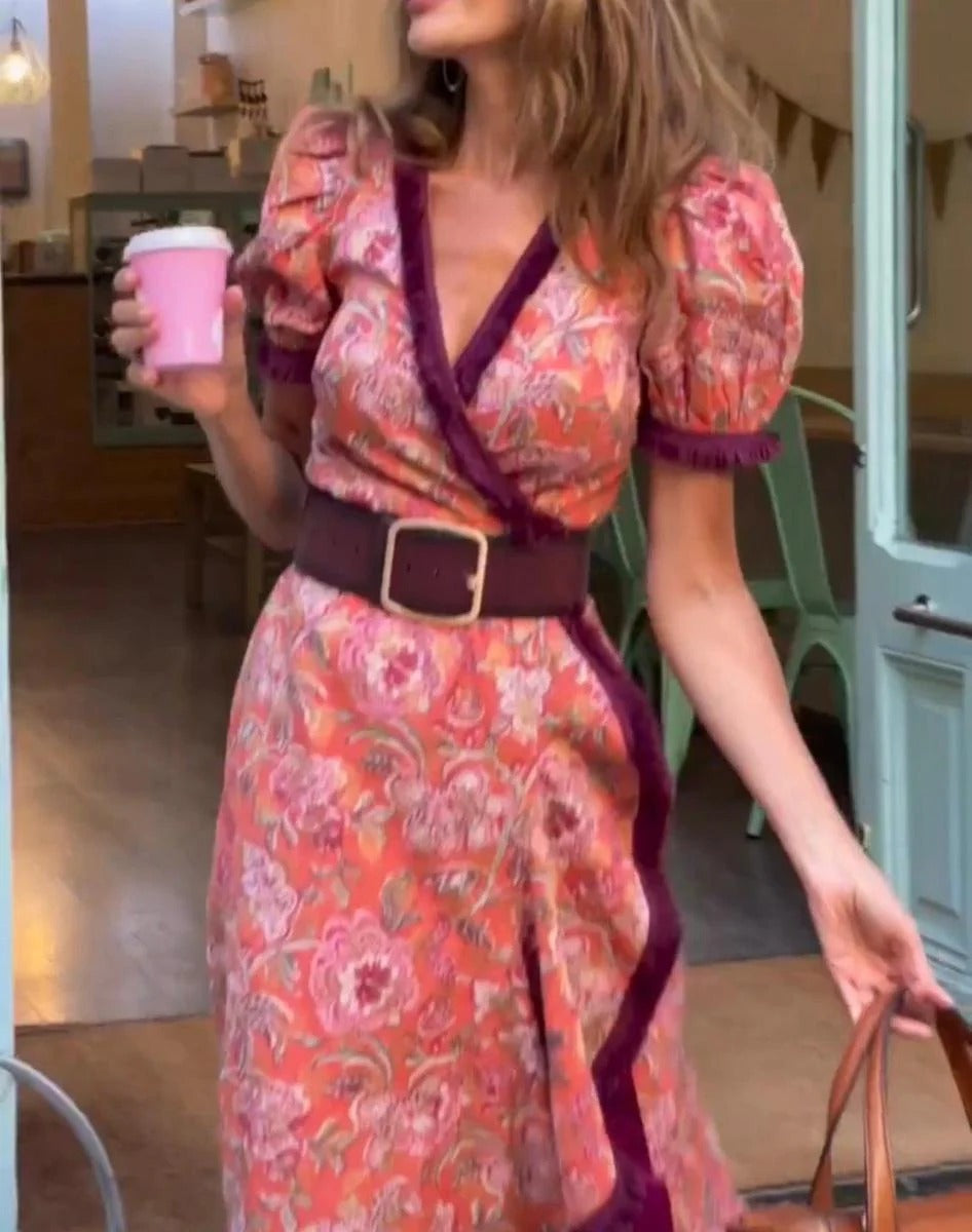 Elegant long dress with puffy sleeves